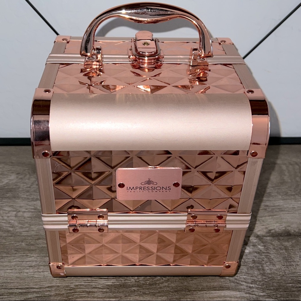 🚫Sold🚫Impressions Makeup Case Rose Gold